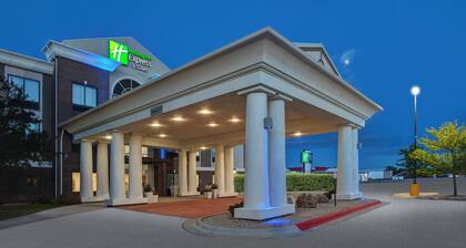 Holiday Inn Express & Suites Buffalo by IHG