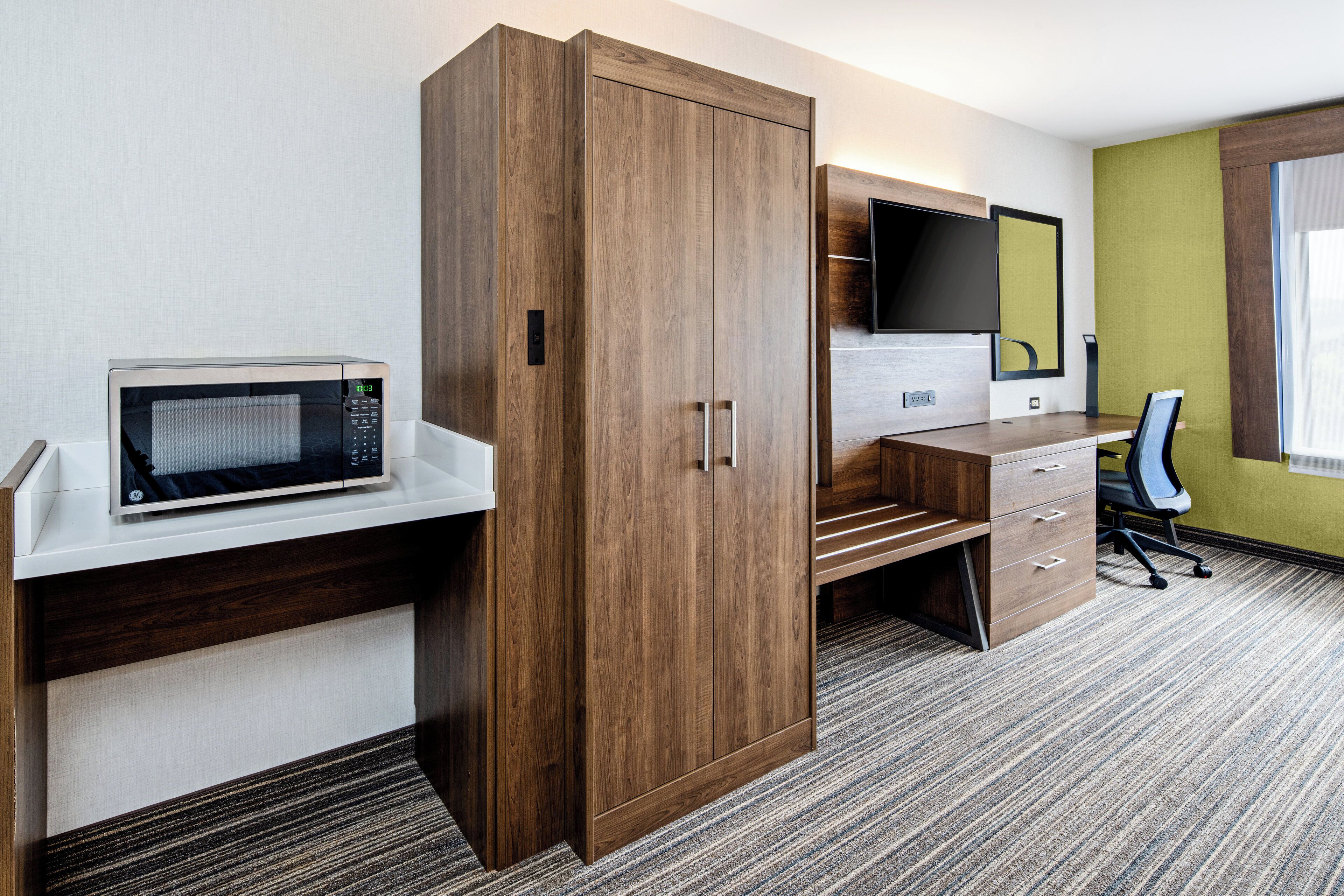 Chambre Standard, 1 très grand lit (Mobility, Roll Shwr)
