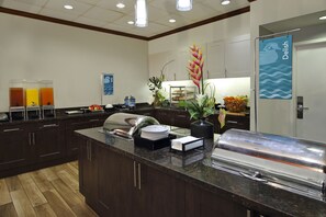 Desayuno buffet incluido todos los días