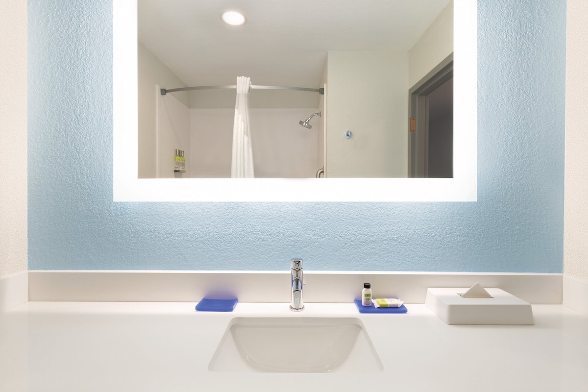 free toiletries, hair dryer, towels