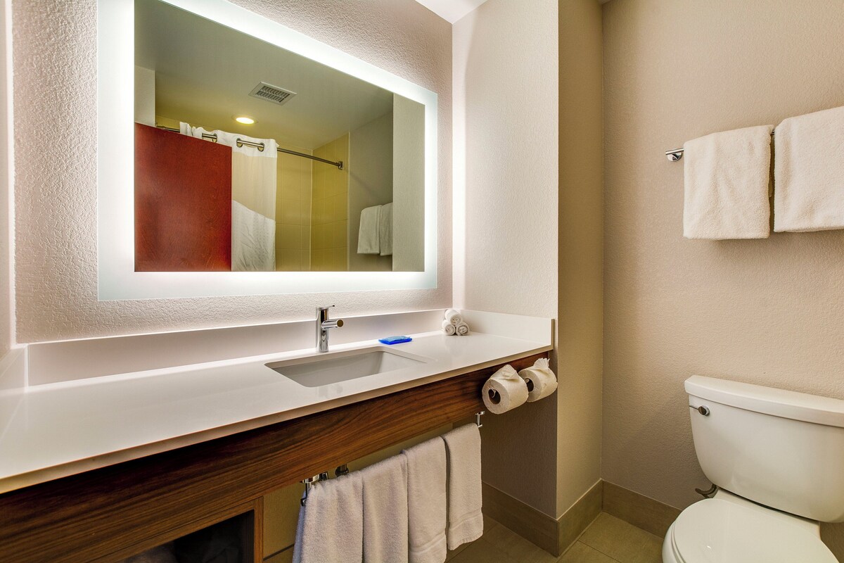 In-room safe, desk, laptop workspace, blackout curtains