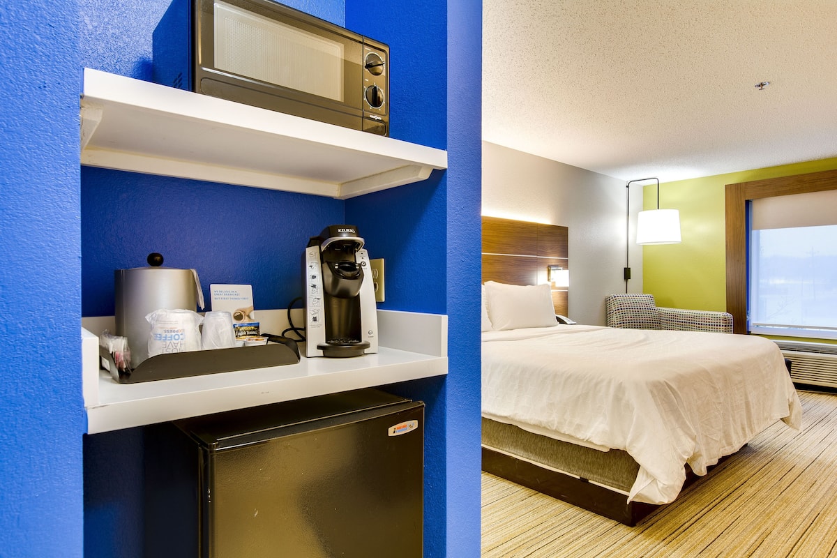 Standard Room, 1 King Bed