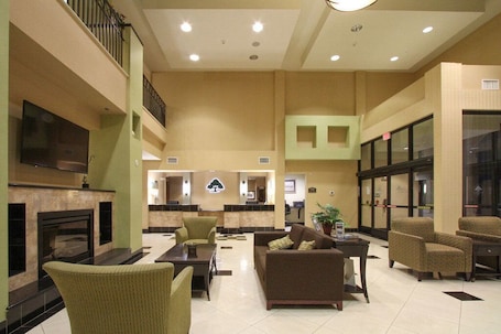 Lobby. GreenTree Inn & Suites Florence
