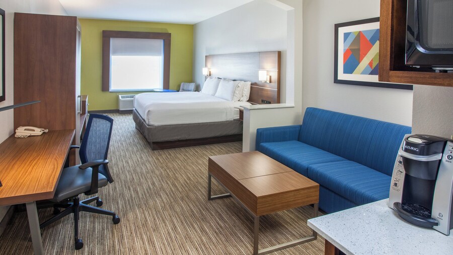 Holiday Inn Express & Suites Texarkana by IHG