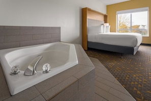 Standard Room, 1 King Bed, Jetted Tub | In-room safe, desk, laptop workspace, iron/ironing board - Holiday Inn Jackson Southeast - Pearl by IHG (Pearl)