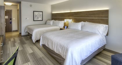 Holiday Inn Express & Suites Lincoln Airport by IHG