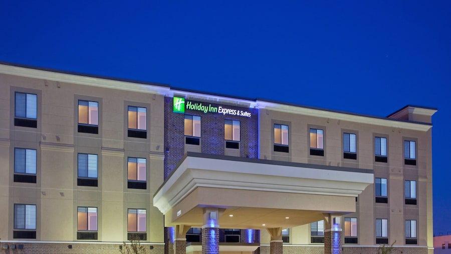 Holiday Inn Express & Suites Lincoln Airport by IHG