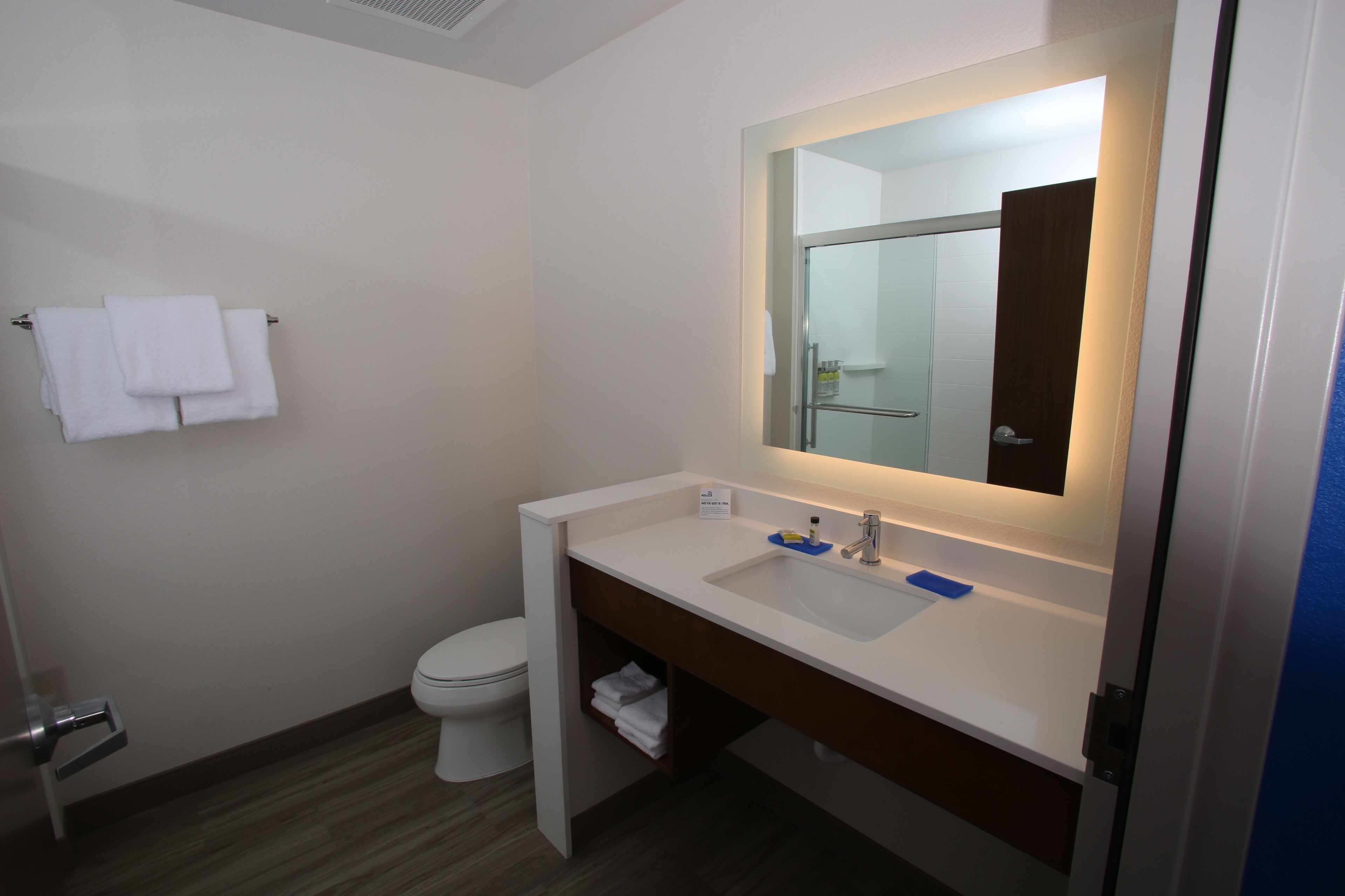 combined shower/bathtub, free toiletries, hair dryer, towels