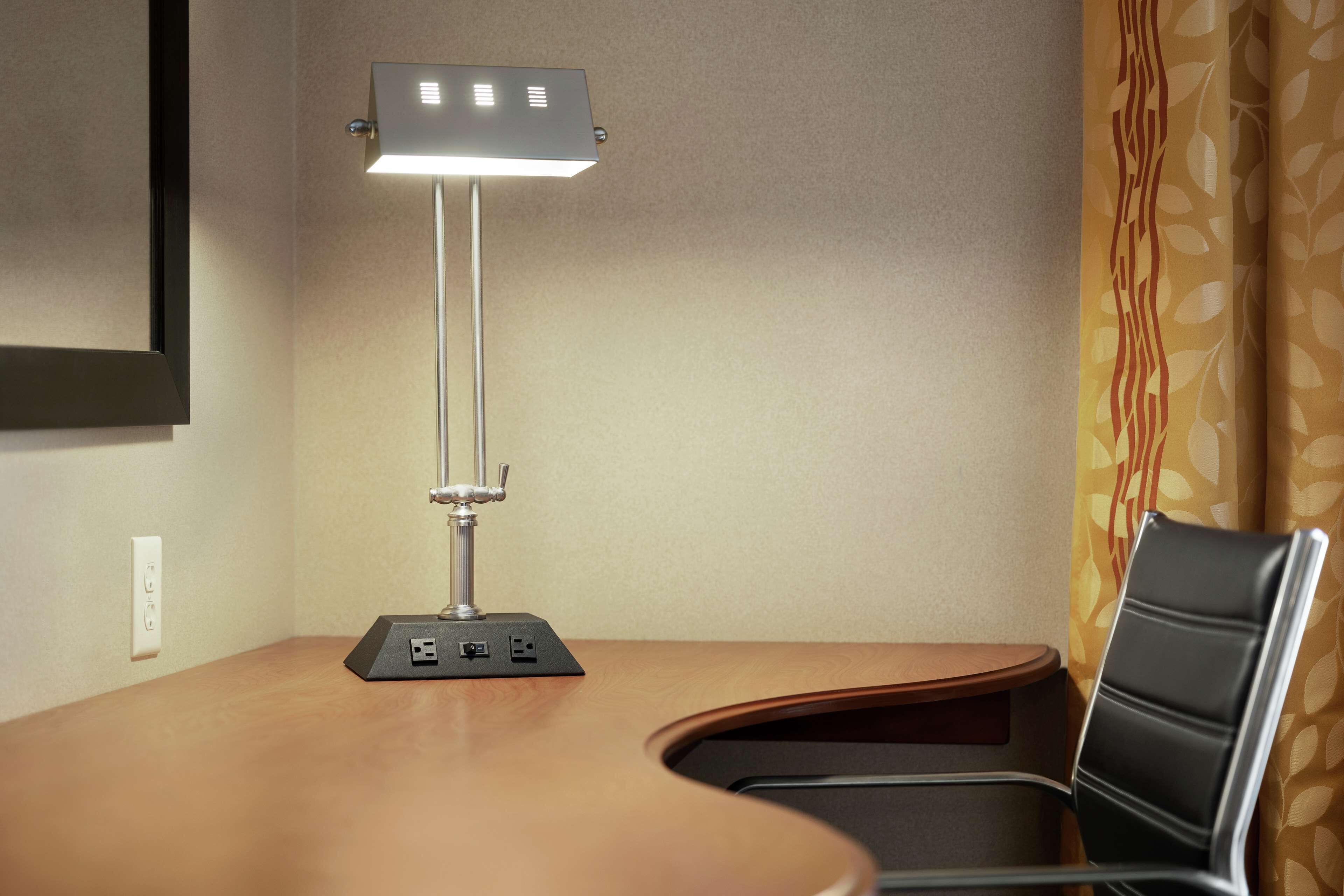 premium bedding, pillow-top beds, in-room safe, desk