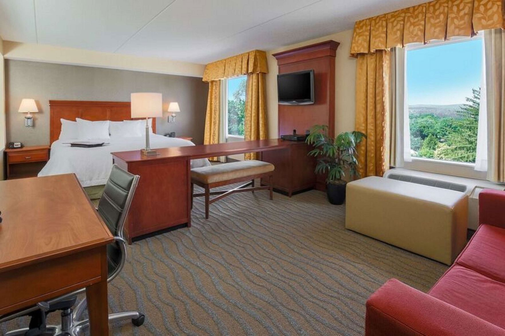 Premium bedding, pillowtop beds, in-room safe, desk