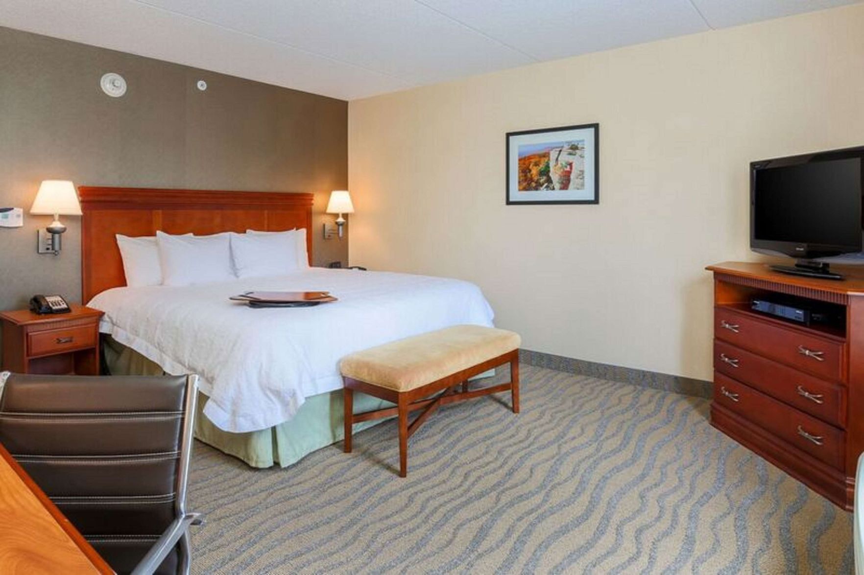 Premium bedding, pillowtop beds, in-room safe, desk