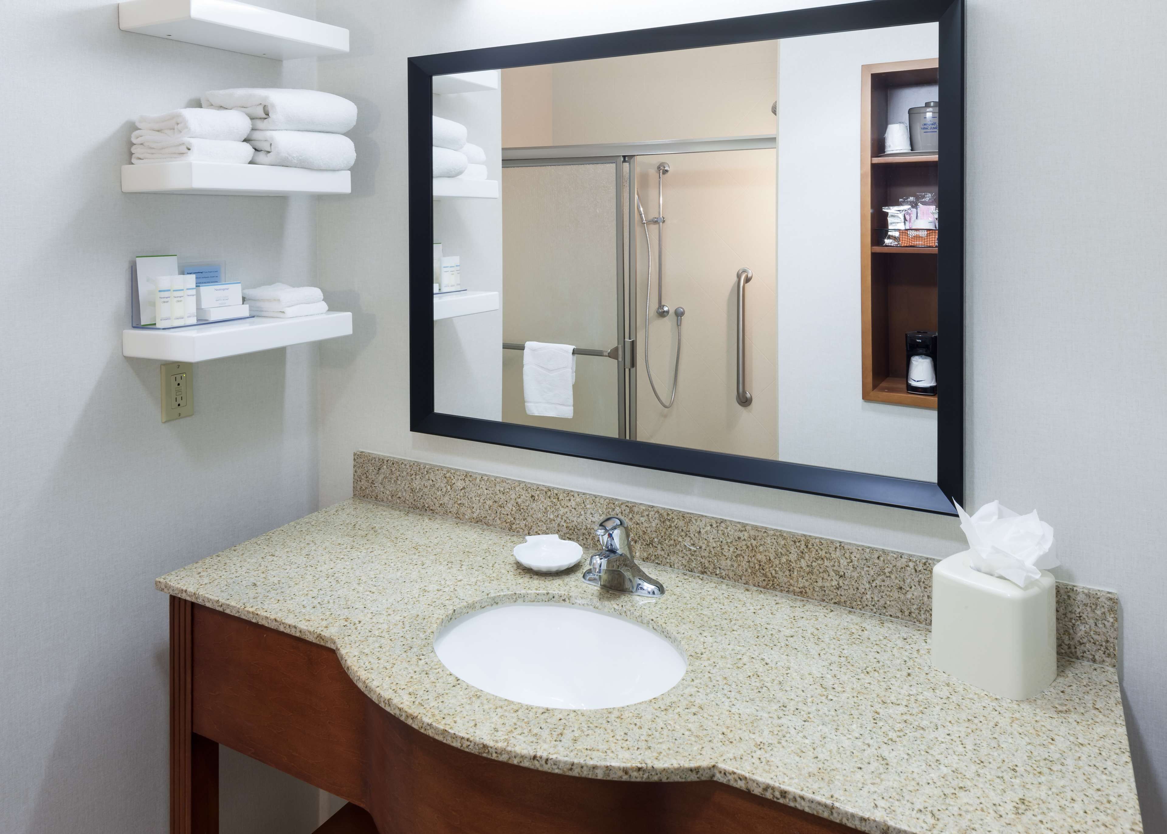 combined shower/bathtub, free toiletries, hair dryer, towels