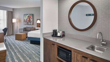 Literie hypoallergénique, coffres-forts dans les chambres, bureau