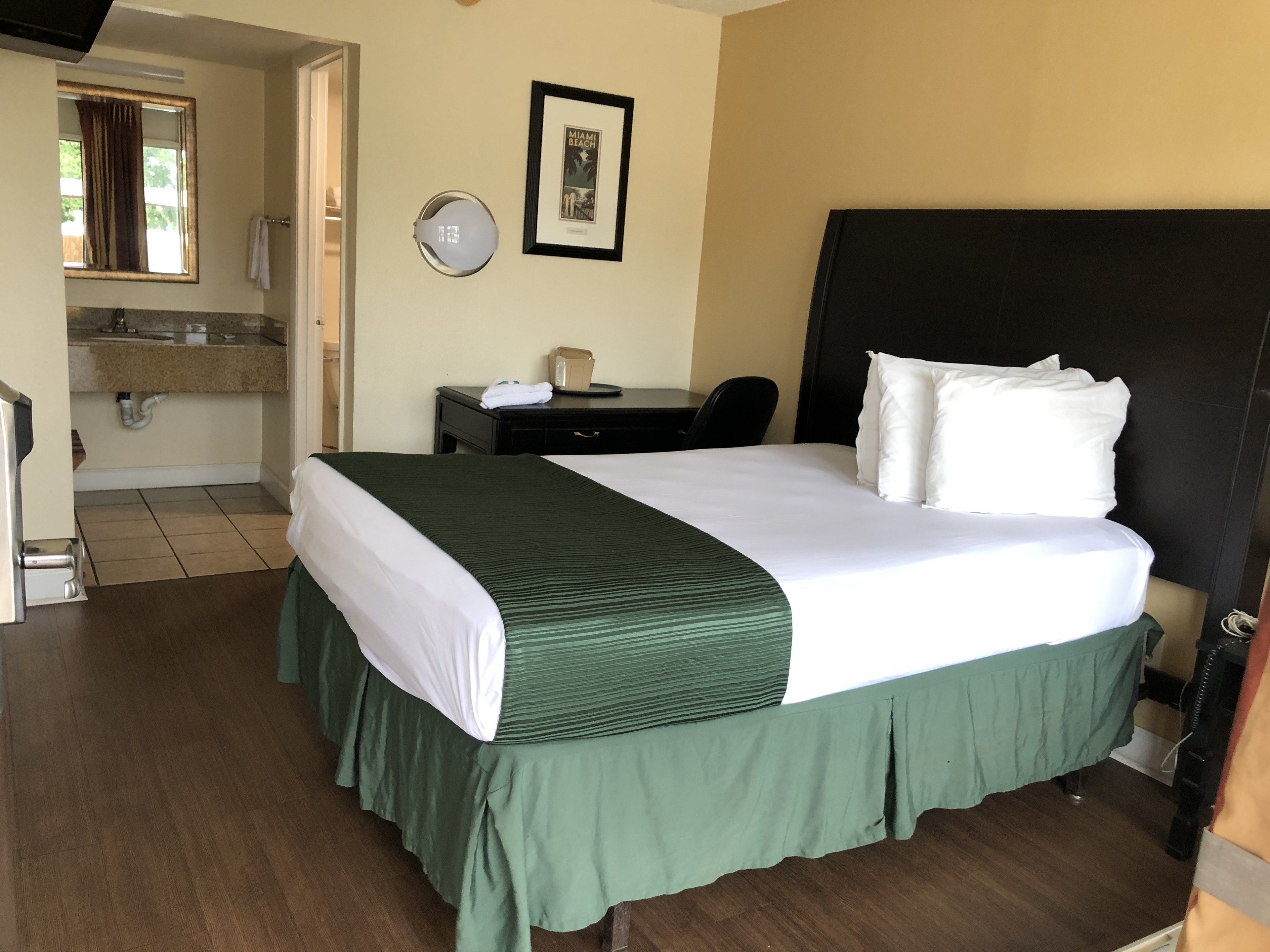 Schreibtisch, Bügeleisen/Bügelbrett, kostenloses WLAN