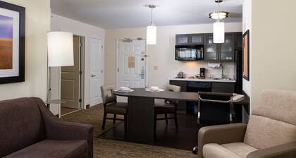 Candlewood Suites Olathe by IHG