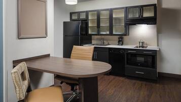 Suite, 1 Bedroom, Accessible (Communication, Accessible Tub) | Desk, blackout drapes, iron/ironing board, free cribs/infant beds