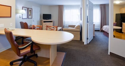 Candlewood Suites Milwaukee Brown Deer by IHG