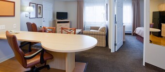 キャンドルウッド スイーツ ミルウォーキー ブラウン ディアー by IHG