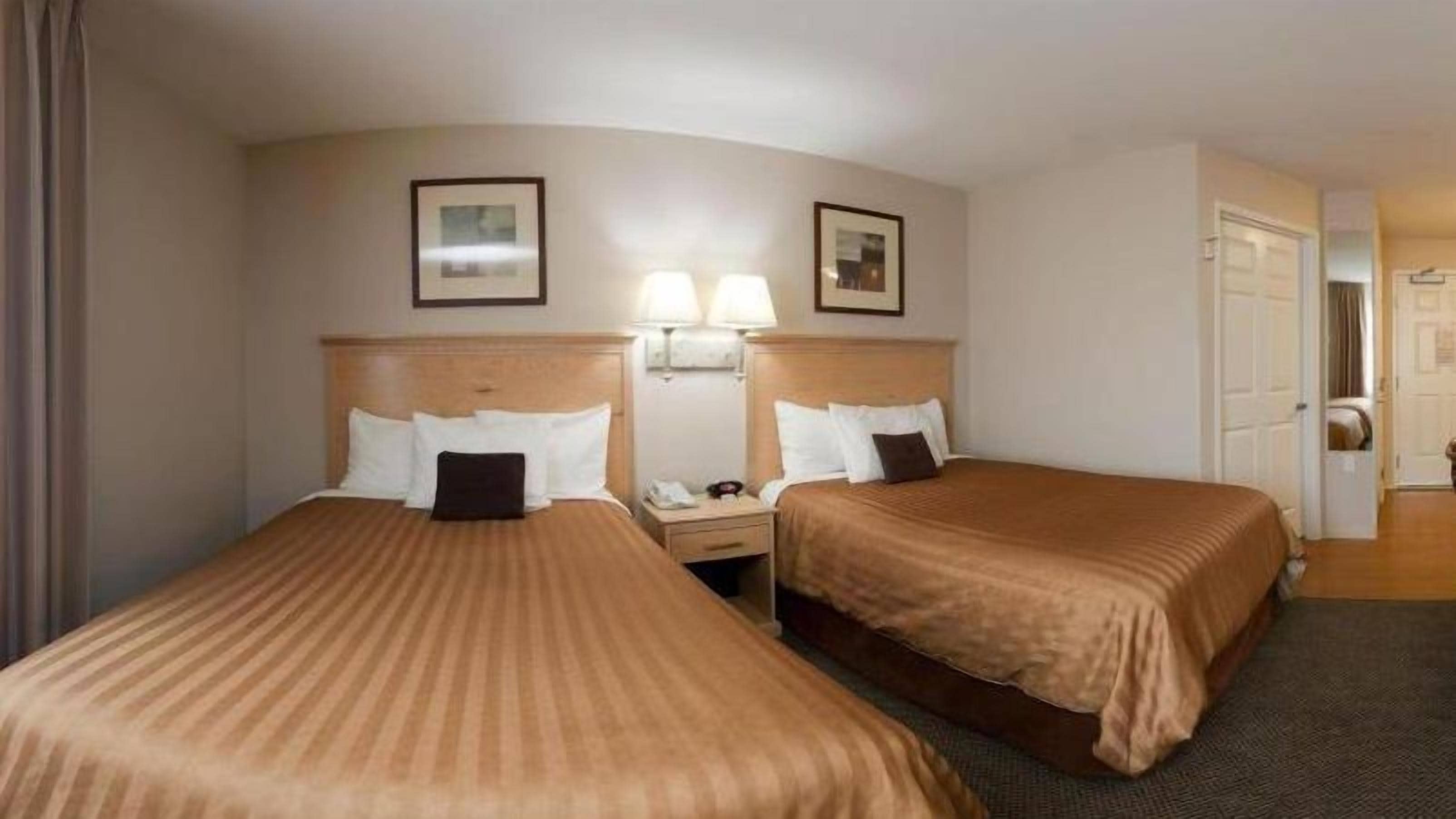 1 bedroom, in-room safe, desk, iron/ironing board