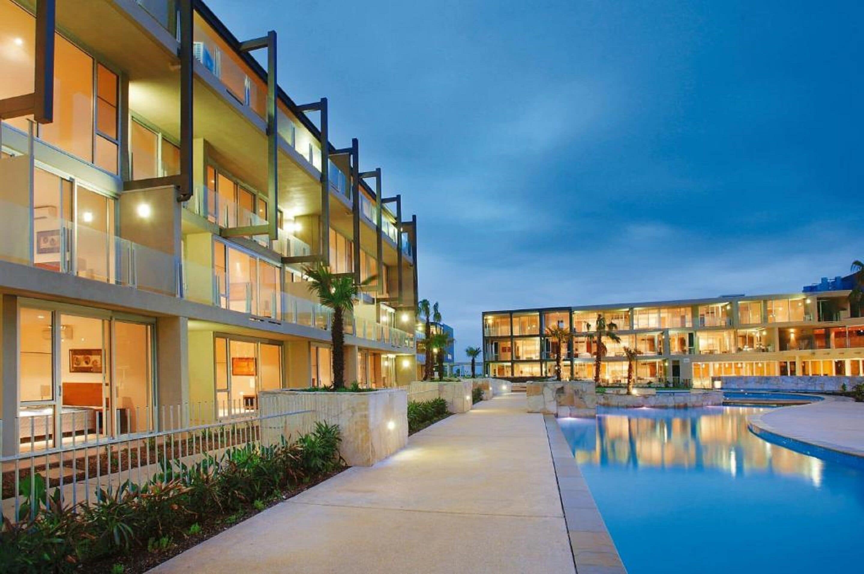 deluxe king room - pool view | view from room