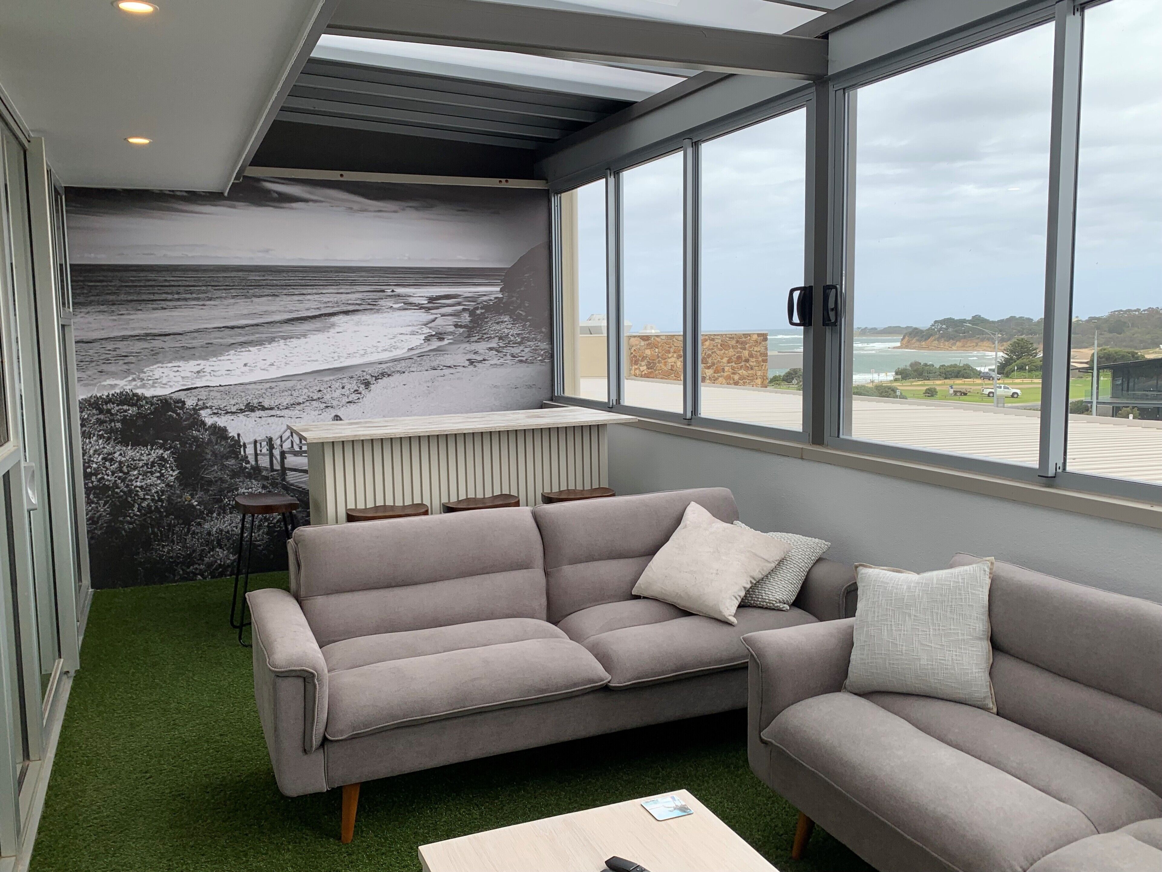 deluxe three bedroom apartment | terrace/patio