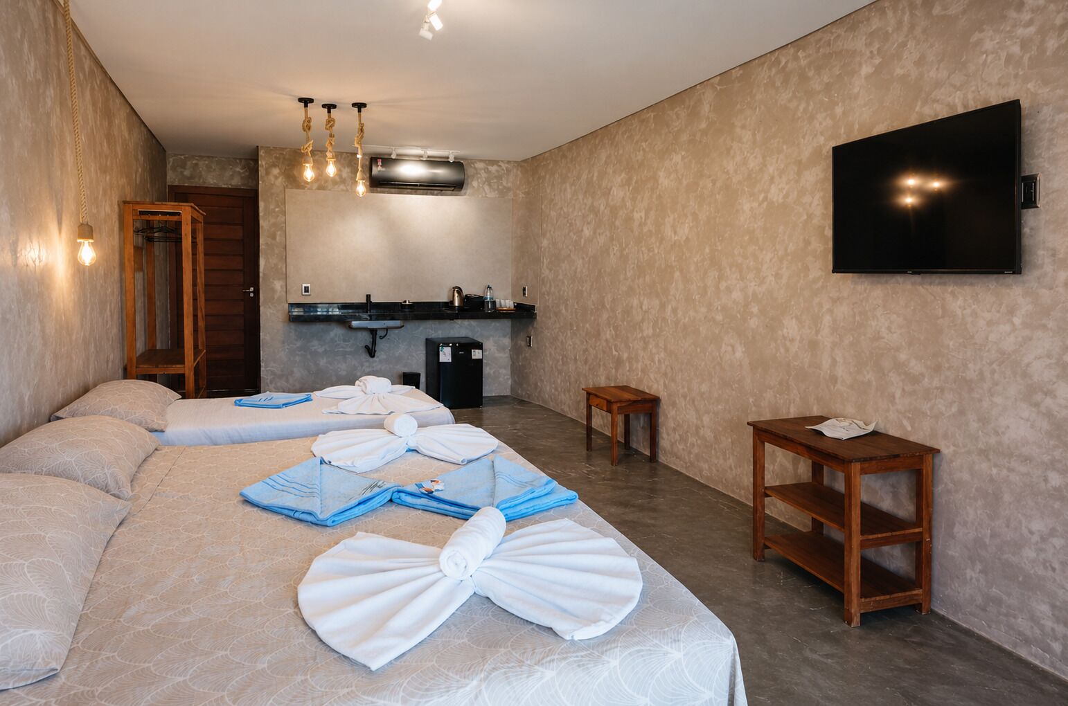 Classic Room, Partial Sea View (TPL) | Minibar, in-room safe, free cots/infant beds, bed sheets