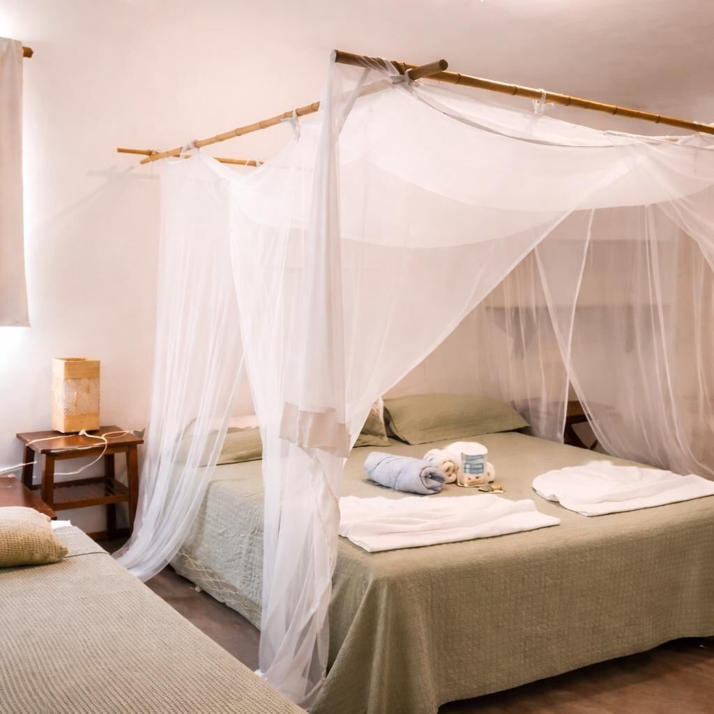 Minibar, safe på rommet og sengetøy