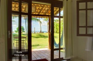 Quarto clássico, vista para o mar (QDP) | Frigobar, cofres nos quartos, roupa de cama