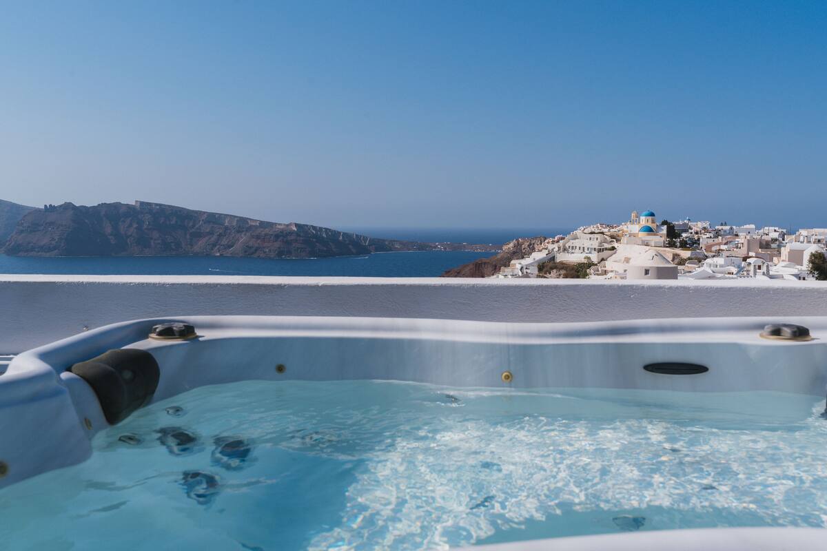 Superior Apartment with Terrace and outdoor Hot Tub | 테라스/파티오