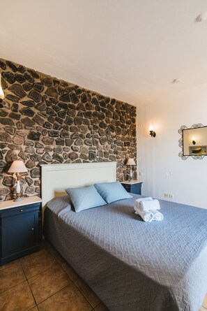 In-room safe, iron/ironing board, free WiFi, bed sheets