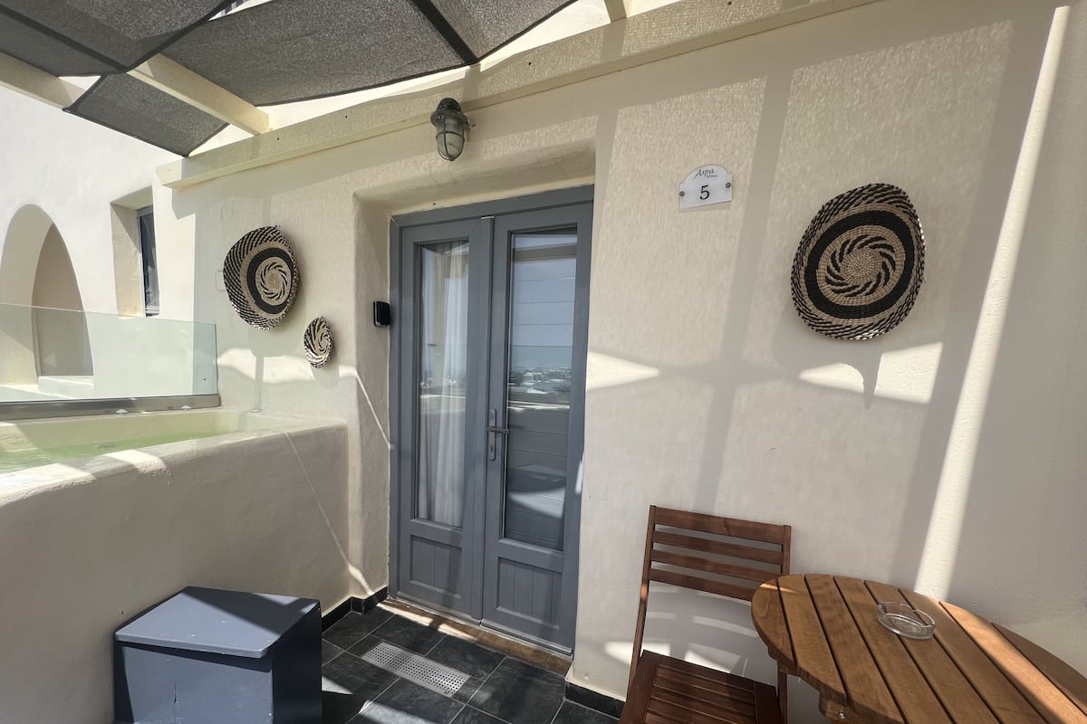 Superior Studio with View and outdoor Hot Tub | Terrace/patio