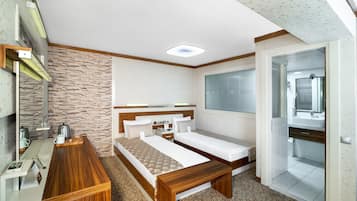 Executive Double or Twin Room | Premium bedding, pillow-top beds, minibar, in-room safe