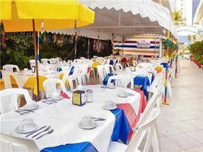 Tempat makan outdoor