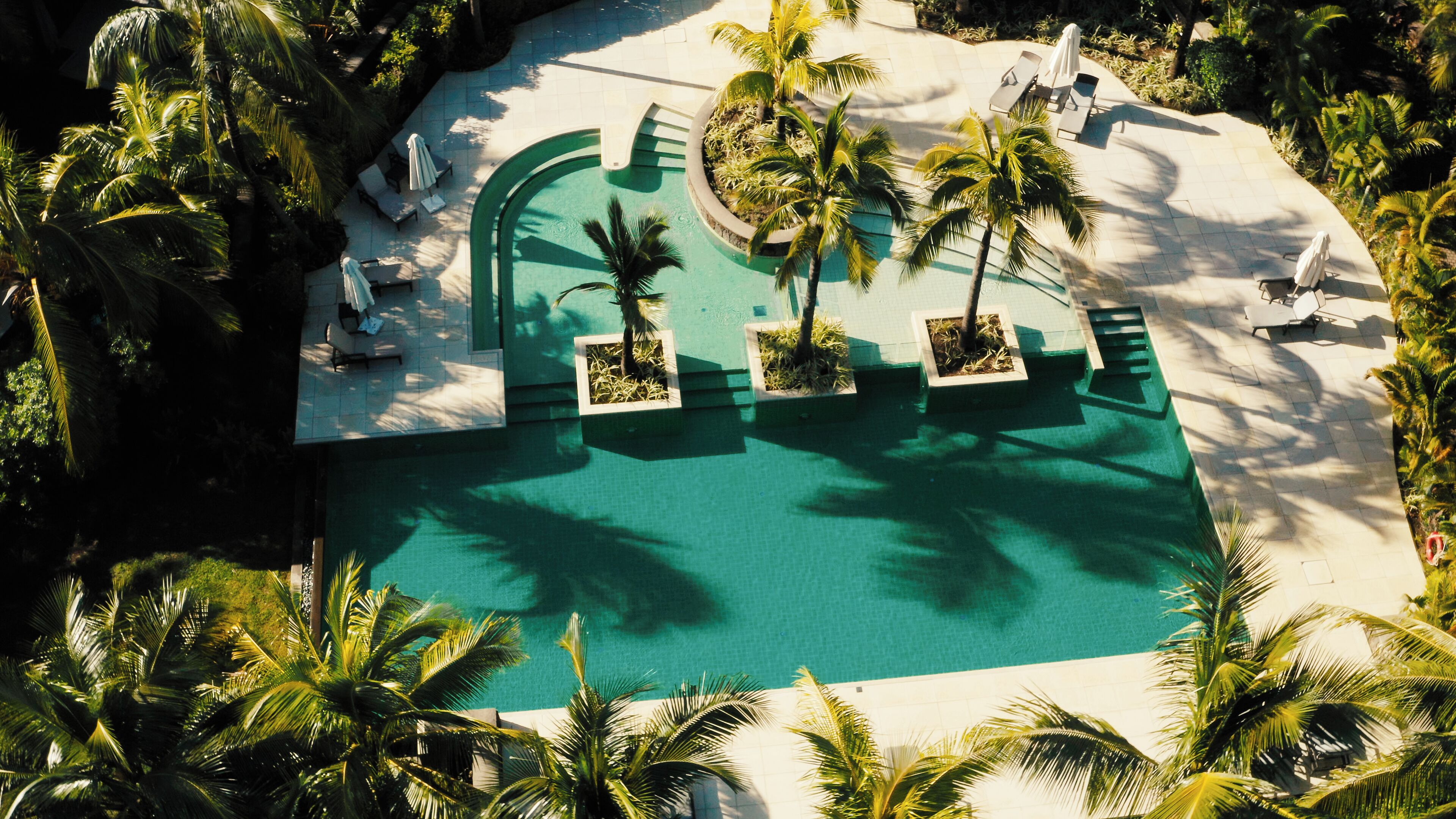 2 outdoor pools, pool umbrellas, sun loungers