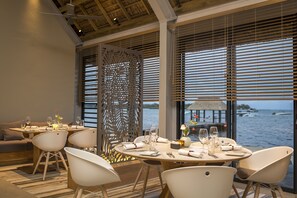 2 restaurants; breakfast, lunch, and dinner served