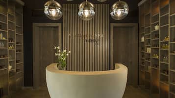 Couples treatment rooms, sauna, steam room, body treatments