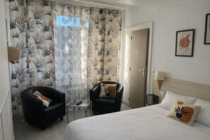 Classic Double Room | Blackout drapes, iron/ironing board, free WiFi, bed sheets - Hôtel Vieille Tour Centre Rouen (Rouen)