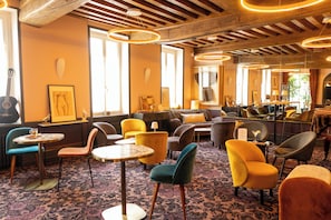 Lobby lounge - Le Central Boutique Hôtel (Beaune)