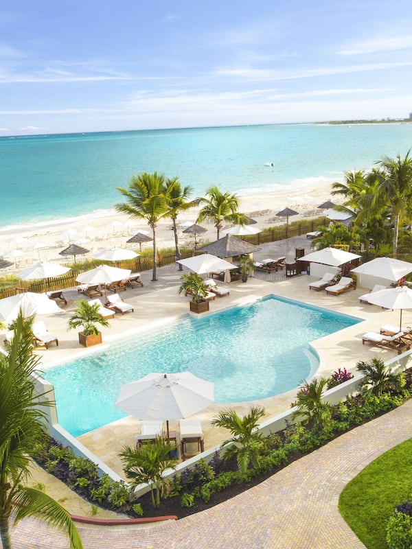 2 outdoor pools