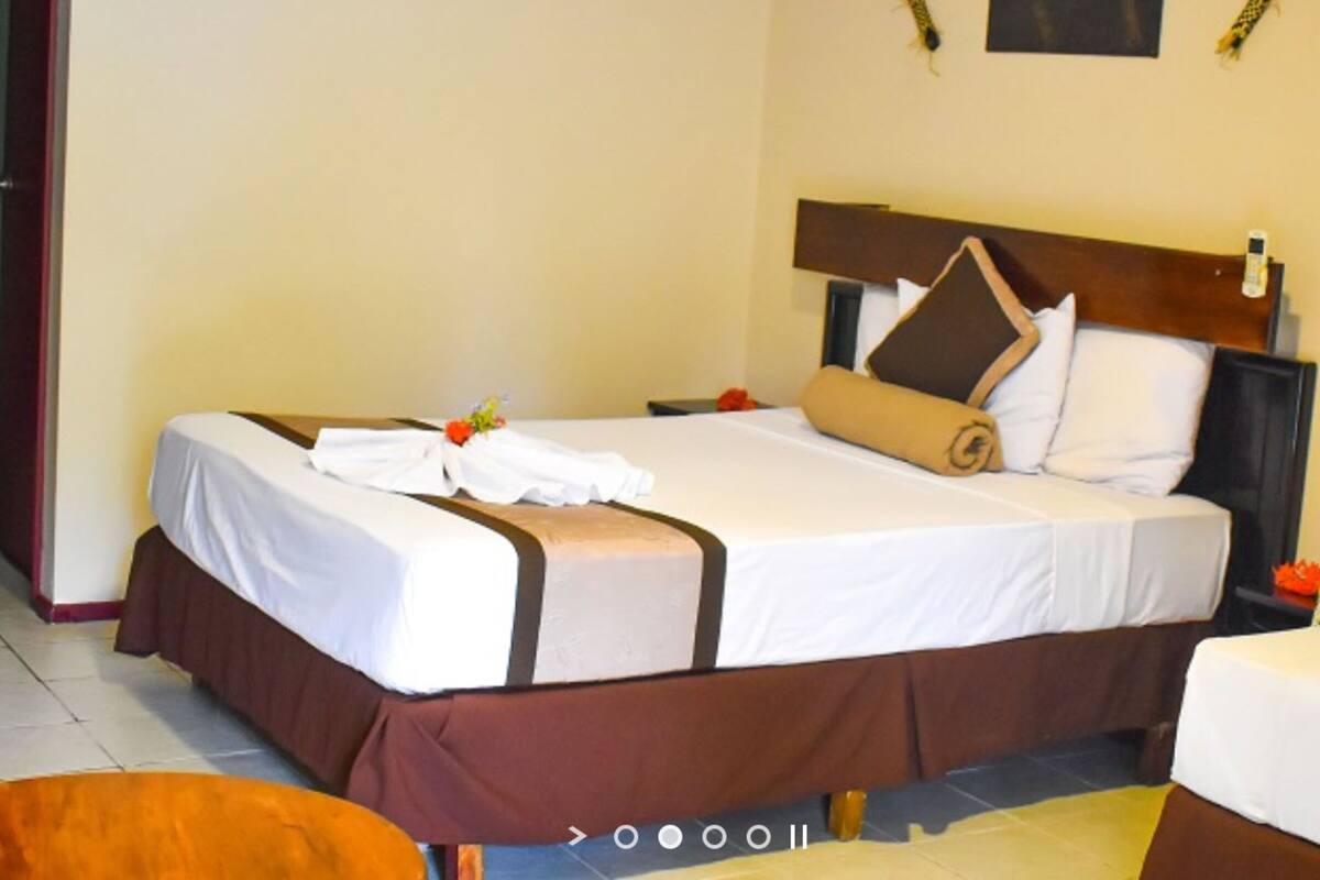 Standard Room | Desk, iron/ironing board (on request), WiFi, bed sheets