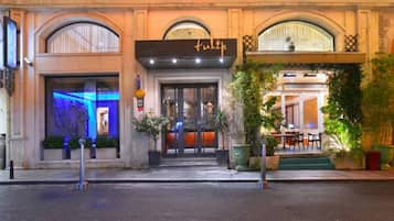 Façade de lâhĂ©bergement - soirĂ©e/nuit
