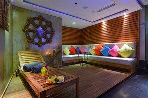 Körperpeelings, Gesichtsbehandlungen, Massage- und BehandlungsrÀume