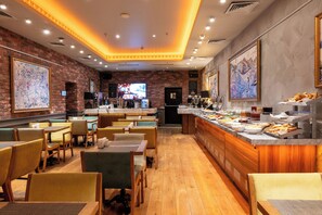 Bao gồm bữa sáng buffet hàng ngày