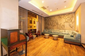 تلفزيون إل سي دي بحجم 20-بوصة يعرض قنوات فضائية، تلفزيون ذكي