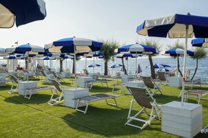 Playa privada y bar en la playa