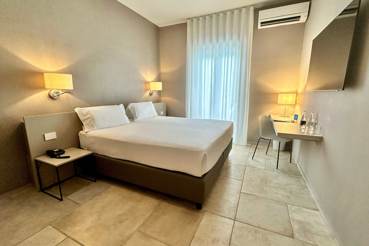 comfort double or twin room | 1 bedroom, memory-foam beds, desk, free wifi