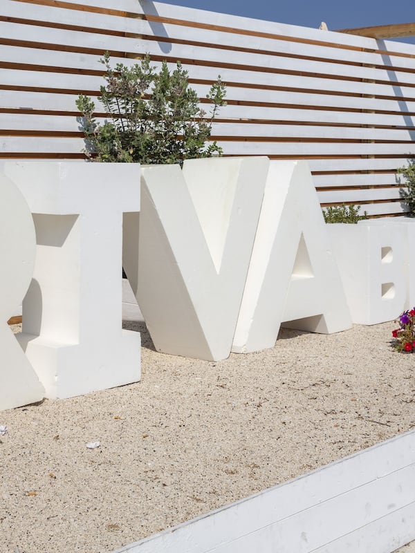 Spiaggia privata, un bar sulla spiaggia