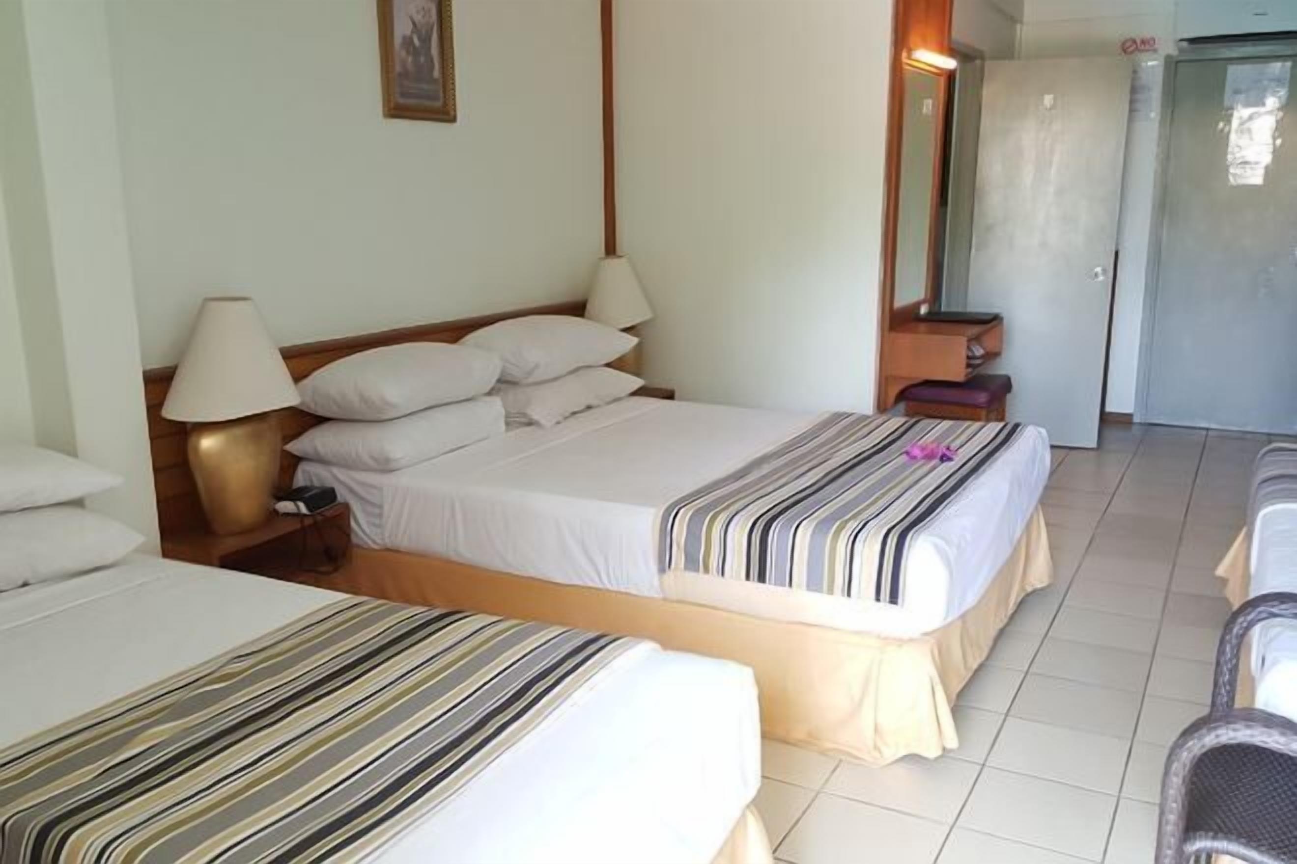 Safe på rommet, skrivebord for bærbar PC, lydisolert og barnesenger