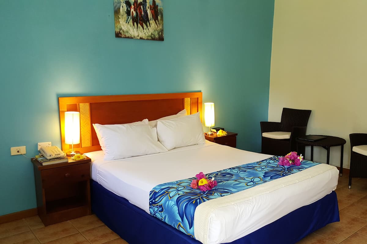 Deluxe Room | Peti besi dalam bilik, ruang kerja komputer riba, kalis bunyi