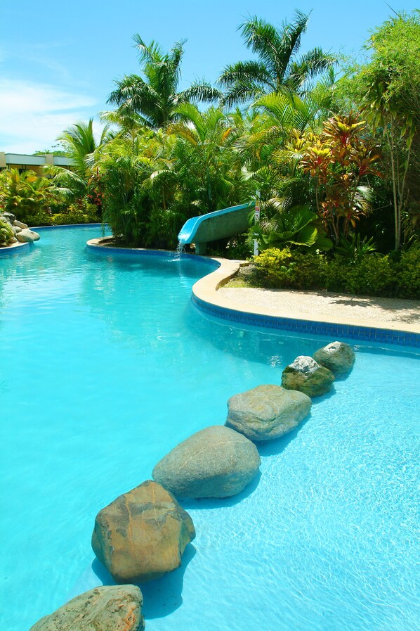 Outdoor pool - Grand West's Villas (Nadi)